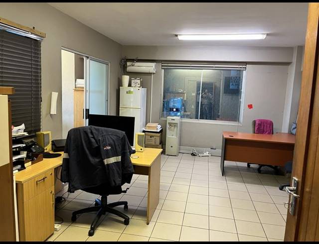 INDUSTRIAL PROPERTY TO RENT IN KILLARNEY GARDENS